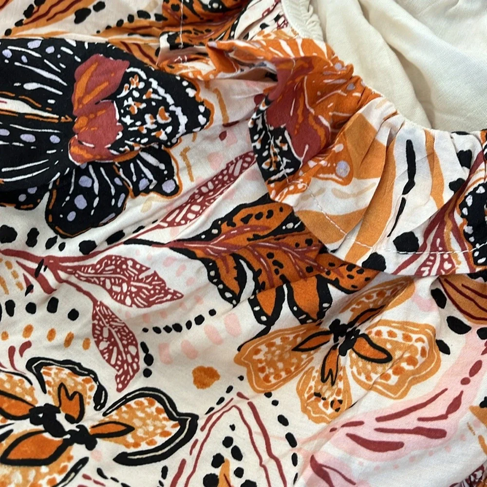 En Crème NWT Smocked Off Shoulder Floral Top | Size Small - Picture 8 of 9